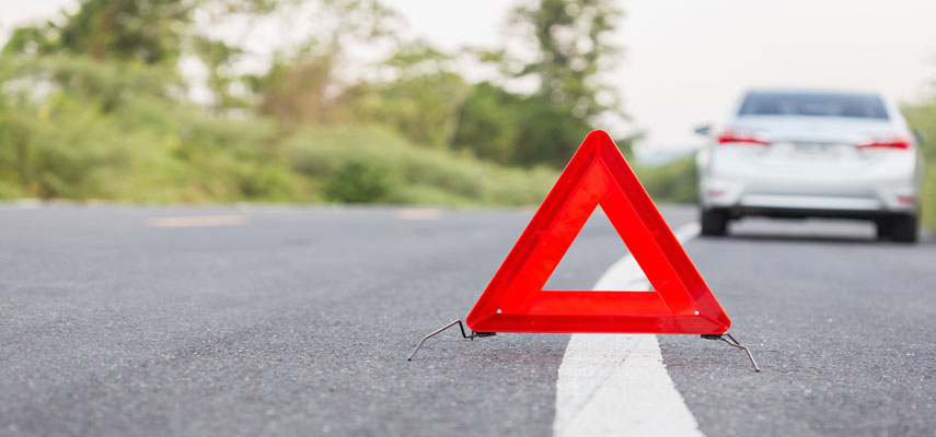 На автомагистралях и дорогах с двусторонним движением в Испании снято требование об аварийном треугольнике