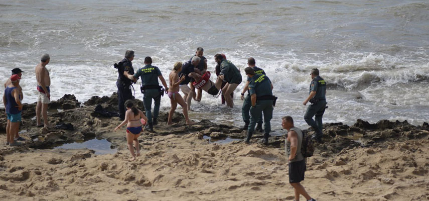 Три человека утонули на пляже в Валенсии