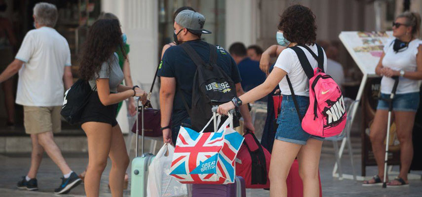 Британские туристы избегают жаркую и дорогую Испанию, отправляясь в Турцию и Грецию