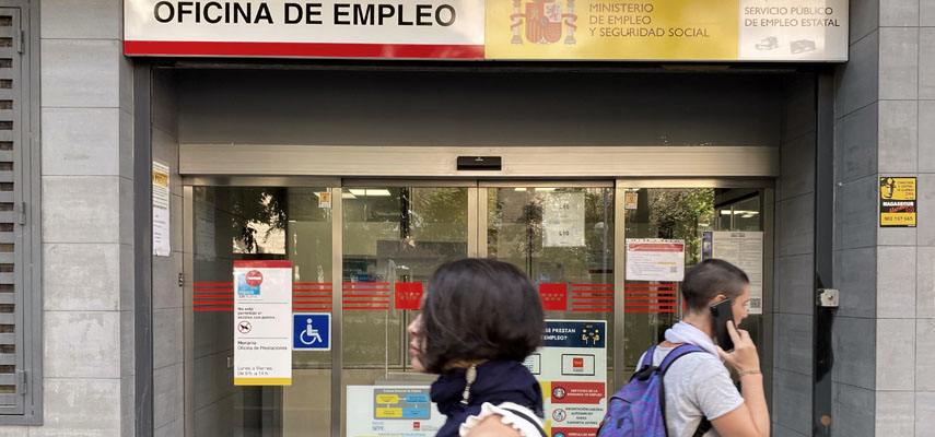 В Испании безработными являются 464 000 человек в возрасте до 25 лет