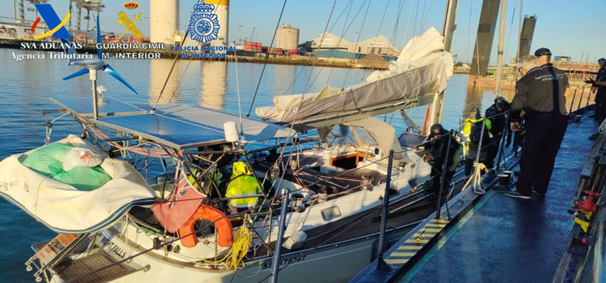 На борту яхты под британским флагом испанская полиция обнаружила две тонны кокаина