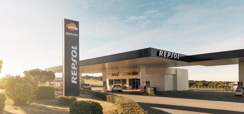 С 6 сентября компания Repsol в Испании удвоила скидки на топливо, чтобы помочь своим клиентам