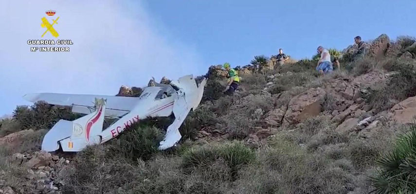 Двое молодых людей погибли, врезавшись на самолете в склон горы в парке Кабо-де-Гата