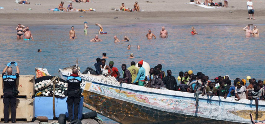 На канарский остров Эль Йерро, где проживает 11 тысяч человек, прибыло более 12 тысяч беженцев