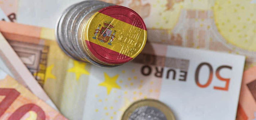 С 2024 года испанским банкам больше запретят взимать комиссию за снятие наличных с людей старше 65 лет