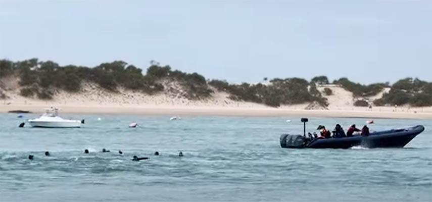 Контрабандисты выбросили мигрантов из лодки у побережья Испании, есть жертвы