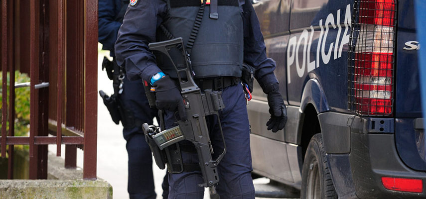 На юге Испании полиция арестовала 30 членов банды, занимавшихся торговлей наркотиками и контрабандой мигрантов