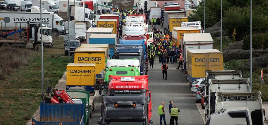Организация водителей грузовиков в Испании объявила национальную забастовку на неопределенный срок